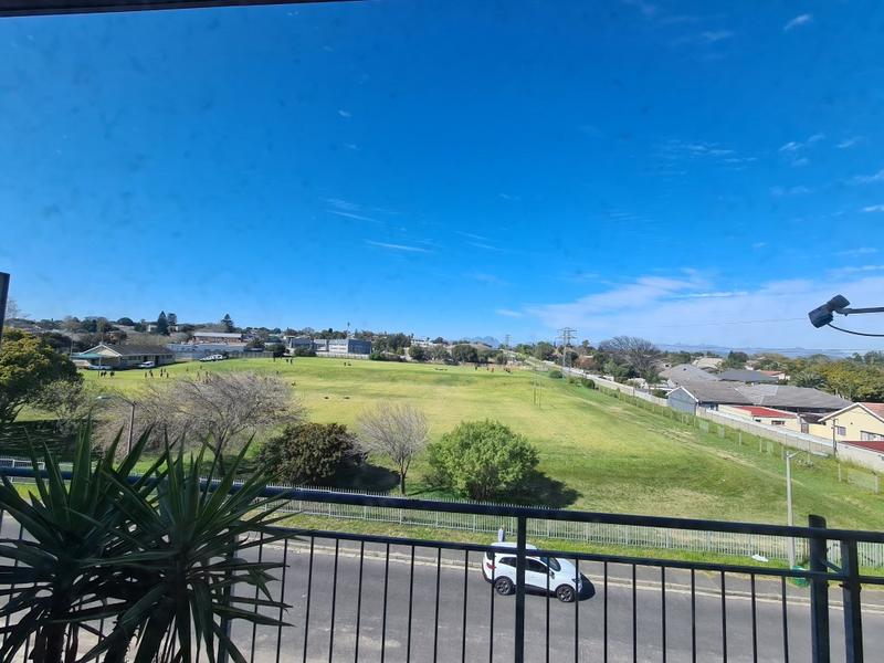 To Let 2 Bedroom Property for Rent in Bloemhof Western Cape